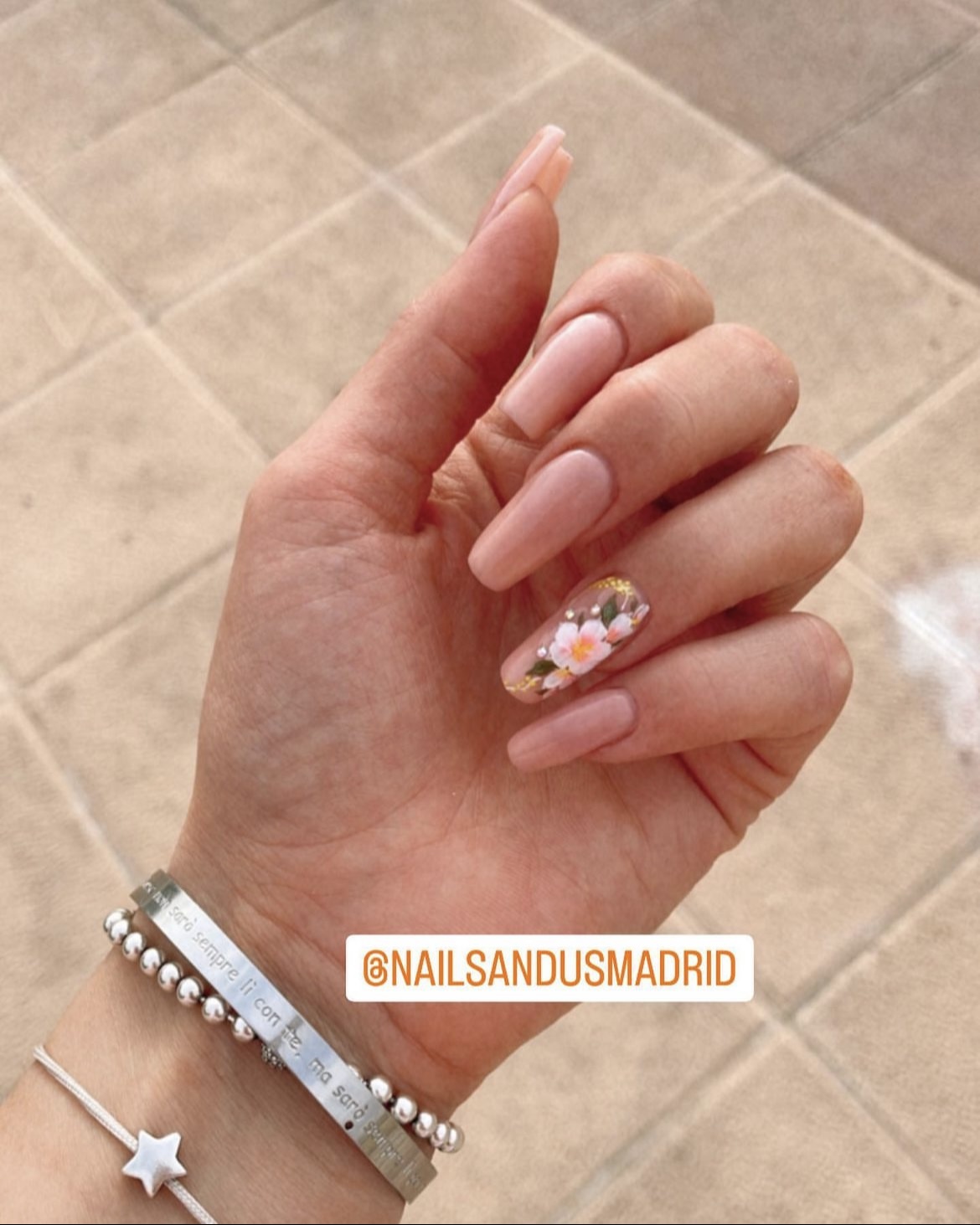 Trabajo de uñas 05