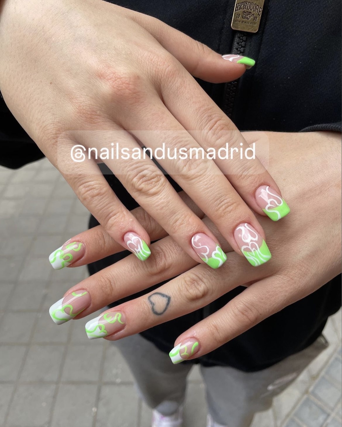 Trabajo de uñas 13